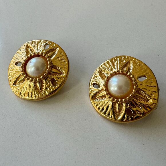 KJL for Avon Sand Dollar and Seashell with Faux Pearl - Picture 8 of 8